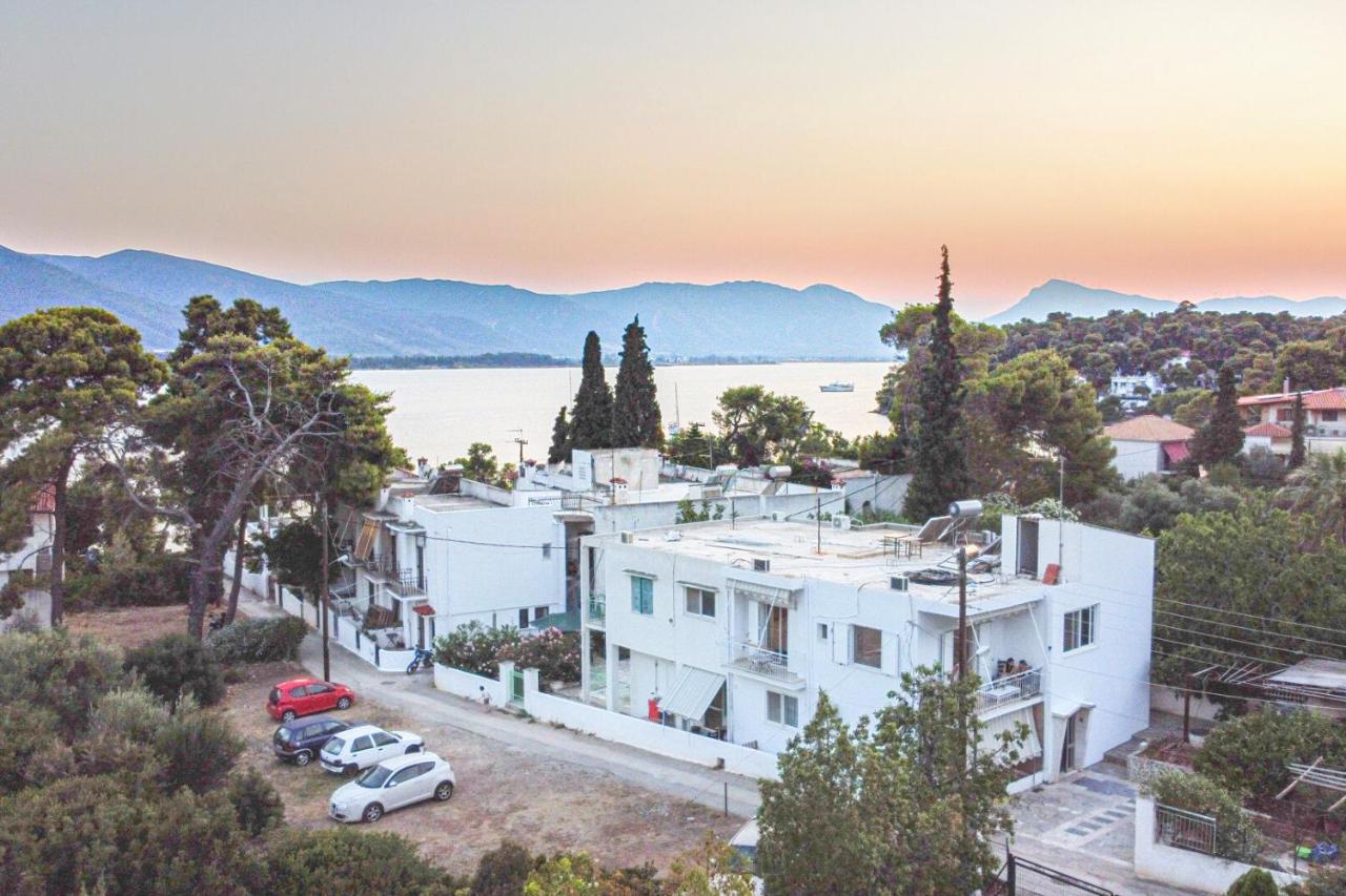 Summer Feel Suites Poros Town Extérieur photo
